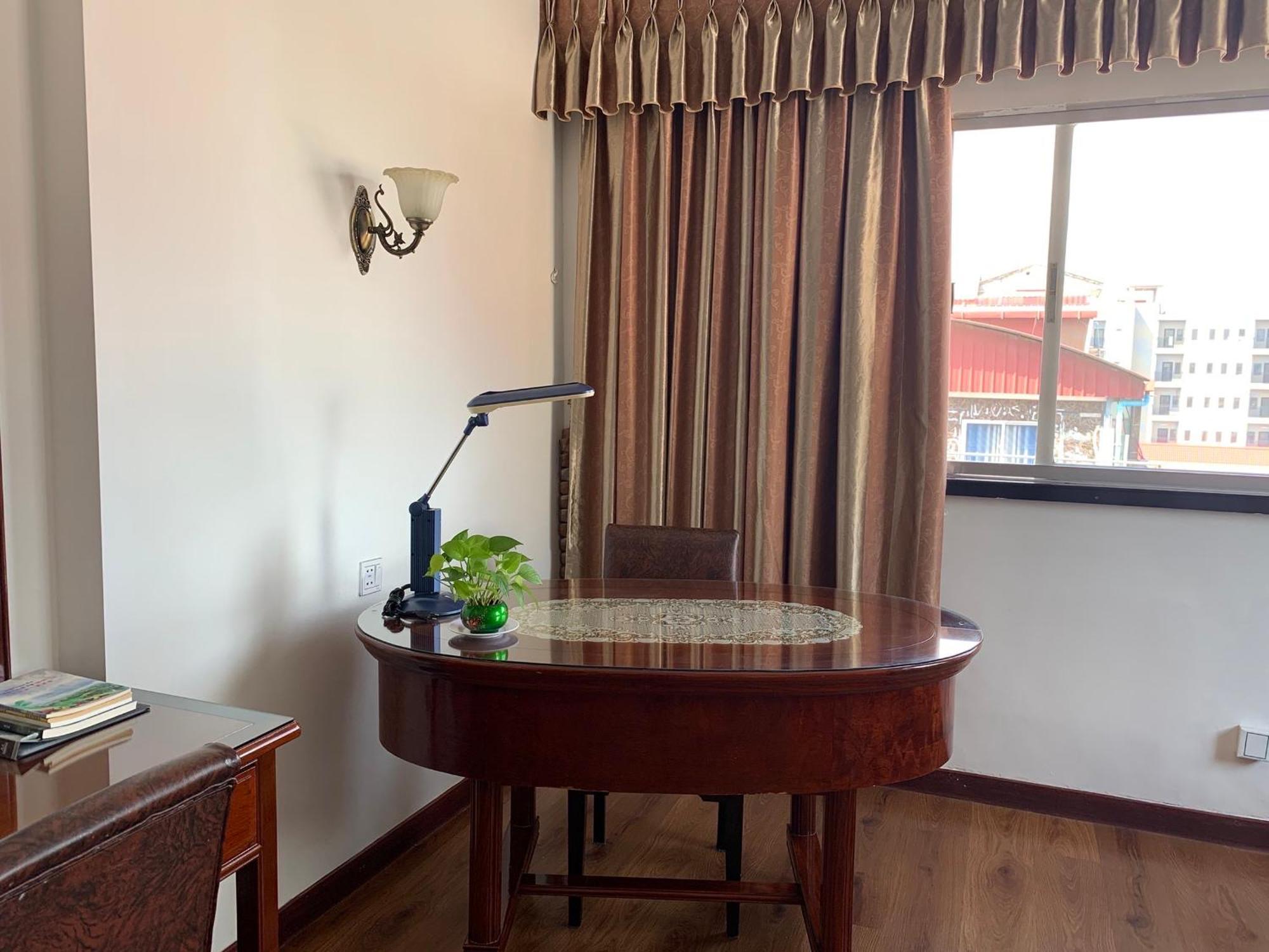 Chung Hsin Hotel 中信酒店 Phnom Penh Exterior foto